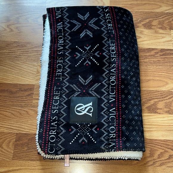 Victoria's Secret Other - Victoria's Secret Sherpa Blanket